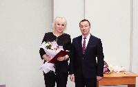 На еженедельном расширенном оперативном совещании Юрий Матузов поздравил юбиляров